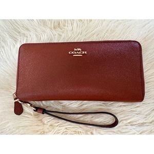 Coach Continental wallet with box, cross grain leather saddle brown, EUC